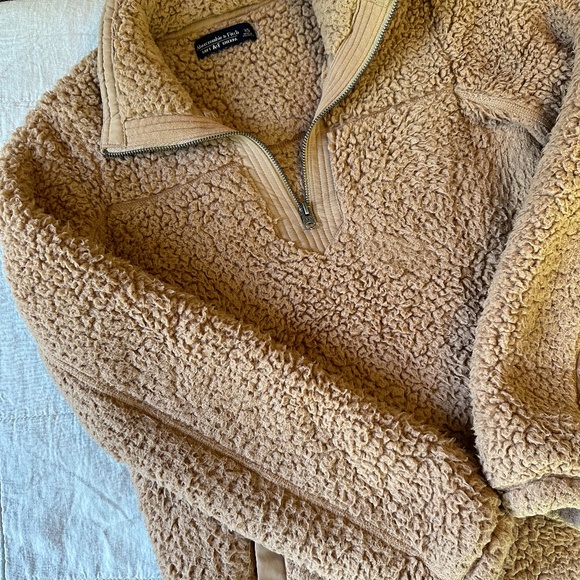 Abercrombie & Fitch Sherpa Pullover - Picture 4 of 4